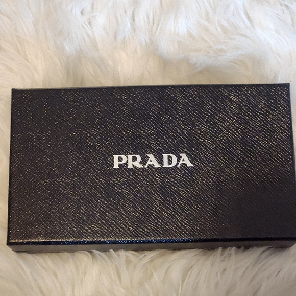 Prada Wallet - Picture 10 of 11